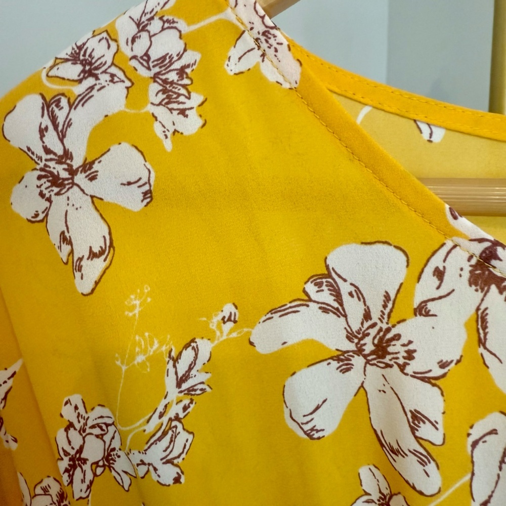 West K Valeria Ruffle Detail Dress (Stitch Fix) – Size L – Yellow Gold Floral - Picture 5 of 7
